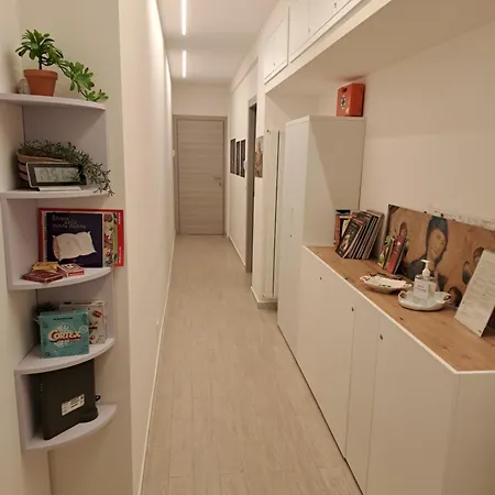 Fiora 7 House Apartment